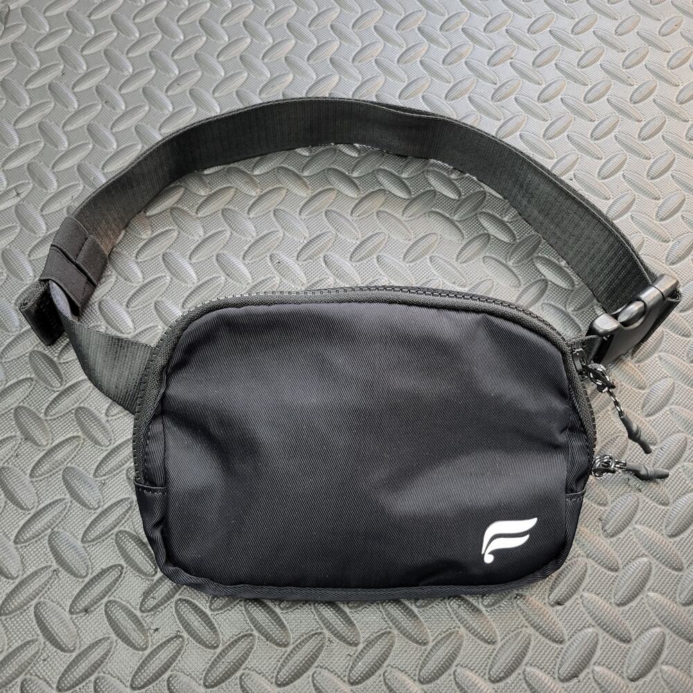 Fabletics Black Belt Bag Crossbody Fanny Pack Gym Athleisure Fitness Festival
